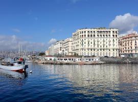Eurostars Hotel Excelsior, hotel v Neapole