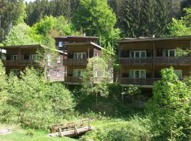 Holiday home in the Gro breitenbach، فندق مع موقف سيارات في Altenfeld