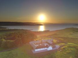 Cottages Lyndale Farm, beach hotel in Flashader