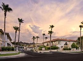 Private Resort Community Surrounded By Mountains w/3 Pool-Spa Complexes, ALL HEATED & OPEN 24/7/365!, hôtel à Phoenix