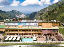 Viesnīca Shymbulak Resort Hotel Almati, netālu no apskates objekta slidotava Medeu