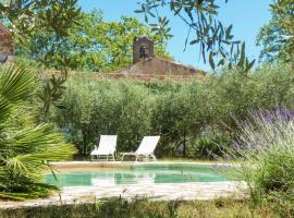 Beautiful holiday home with pool, casa rústica em Autignac