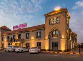 Boudl Al Rass、アル・ラスの駐車場付きホテル