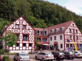 Behringers Freizeit - und Tagungshotel, hôtel à Gößweinstein