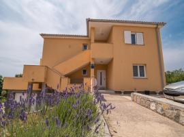 Apartments Sanjin, Hotel in Kornić