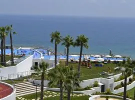 Amazing Infinity View Apartment