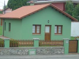 Casa Güelo, holiday home sa Muros de Nalón