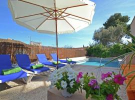 Chalet in El Toro with Pool by the Ocean, hotel v destinaci El Toro