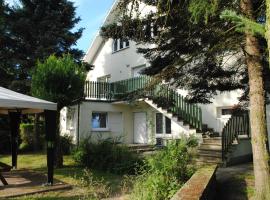 Pokoje goscinne Jaskolcze Gniazdo, habitación en casa particular en Dziwnówek