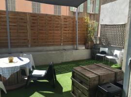 Le Mourillon Appartement -Terrasse、トゥーロンのホテル