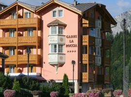 Hotel Garni La Roccia, hótel í Andalo