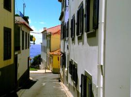 Apartments Madeira Old Town, aparthotel ve Funchalu