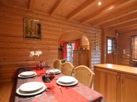 Charming Chalet with Private Garden in Stavelot, hotell i Hockai