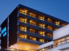 Hotel Plöner See by Tulip Inn, хотел в Пльон