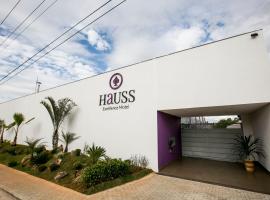 Hauss Excellence Motel, мотель у місті Сеті-Лагоас