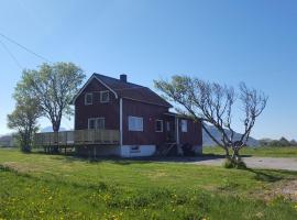 Grimsøy Lofoten House, smještaj s priborom za pripremu jela u gradu 'Saupstad'