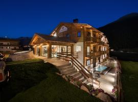 Hotel Sporting Family Hospitality, khách sạn có hồ bơi ở Livigno