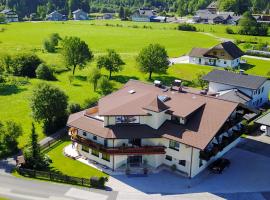 Pension Schlömmer, hotel en Sankt Gilgen