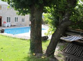 Casa da Ribeira, hotel v destinaci Alvoco da Serra