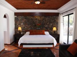 Hotel Villa Mexicana Golf & Equestrian Resort: Villa del Pueblito'da bir otoparklı otel