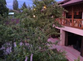 Guest House Albatros, hotel v destinaci Cholpon-Ata