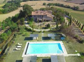 Casale Refoli, hotel u gradu Kazole dʼElsa