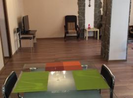 Guest House na Komarov 1, hytte i Gagra