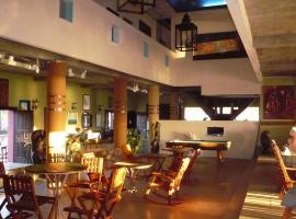 Hotel El Casino, hotel com estacionamento em Casares