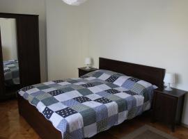 IMG Apartment, hotel cerca de Mercado Sitniakovo, Sofía