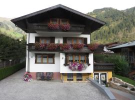 Pension Theresia, hotel a Dorfgastein