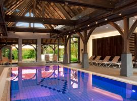 Logis Hotel Le Parc & Spa, hotel v destinaci Saint-Hippolyte
