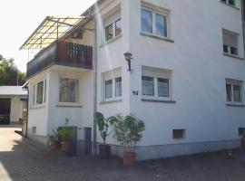 Ferienwohnung bei Michels, hotel amb aparcament a Ober-Kinzig