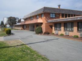 Canberra Lyneham Motor Inn: Canberra şehrinde bir otel