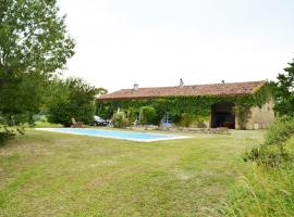 Les Roses d'Autan, hotel dengan parkir di Auriac-sur-Vendinelle