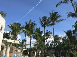 The Villa Luxury Suites Hotel, khách sạn 4 sao ở Diani Beach
