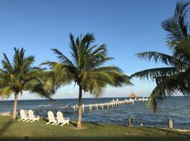 Tilt-Ta-Dock Resort Belize, resort i Corozal