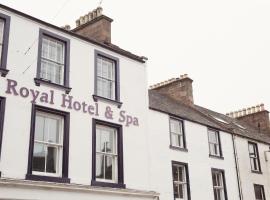 Royal Hotel, hotel em Forfar