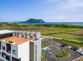 Thira Hotel, hotel cerca de Museo del Café Baum, Seogwipo