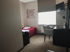 Comm Hotel Poznań Airport, hotel en Poznan