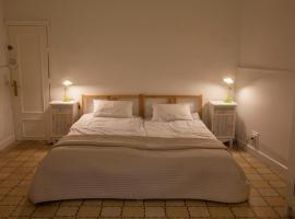 B&B Placa Bell-Lloc, B&B i Girona