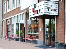 Conscious Hotel Amsterdam City - The Tire Station, hotel di Oud-West, Amsterdam