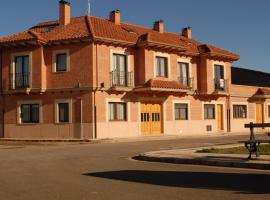 Hotel Rural Astura, country house in Villacelama