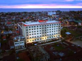 Rocky Plaza Hotel Padang, beach hotel sa Padang