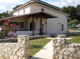 Agriturismo Casale Sera, hotel v destinaci Fontana Liri