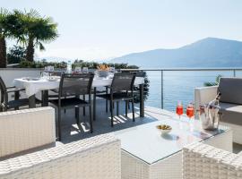 Villa Poseidon, hôtel à Porto Valtravaglia
