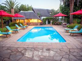 Easy Five Guest House, 4-star hotel sa Somerset West