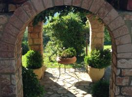 Aphrodite's Inn Kalavrita、カラブリタのホテル