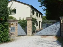 Casale Del Leon