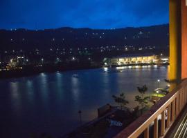 Lavasa Luxury Lakeview Studio, hotelli kohteessa Lavasa