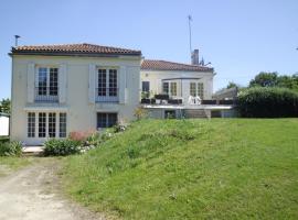 Villa Chanterelle, hotel bajet di Échillais